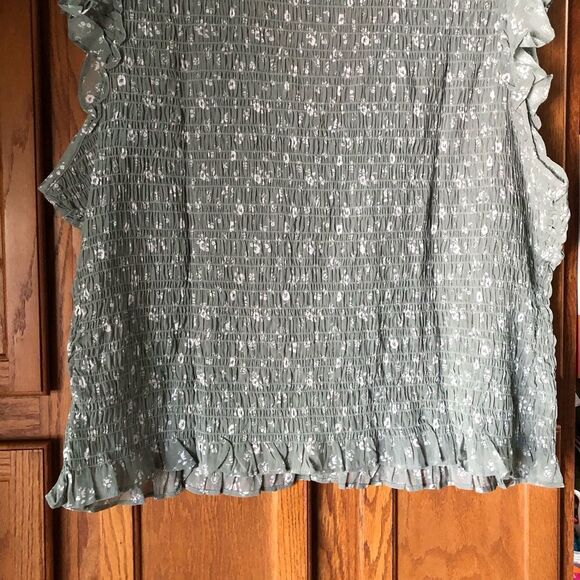 MADEWELL V-Neck Cottage Garden Smocked Lucie Top Green - 26W - Picture 11 of 16